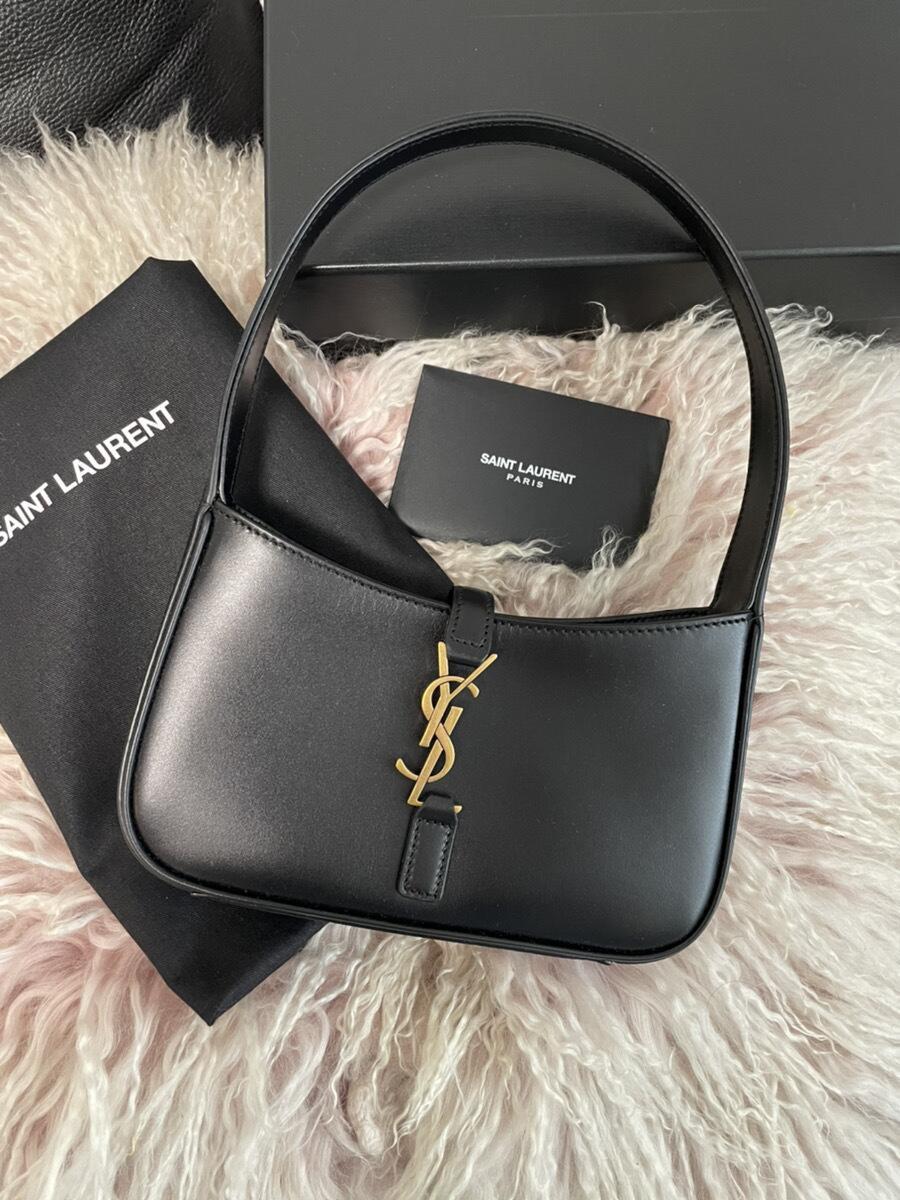 関税送料込国内発送★SAINT LAURENT Le 5 a 7 mini leather bag